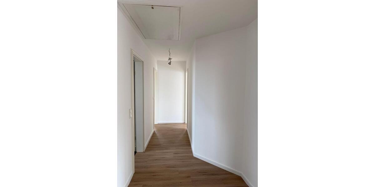 Dachgeschoßwohnung Salzgitter Ortschaft Südost - 3 Zimmer, 84 m&sup2;, 950&euro; | Angebot:26693480