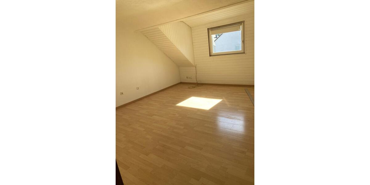 Dachgeschoßwohnung Losheim am See - 2 Zimmer, 50 m&sup2;, 400&euro; | Angebot:26560633