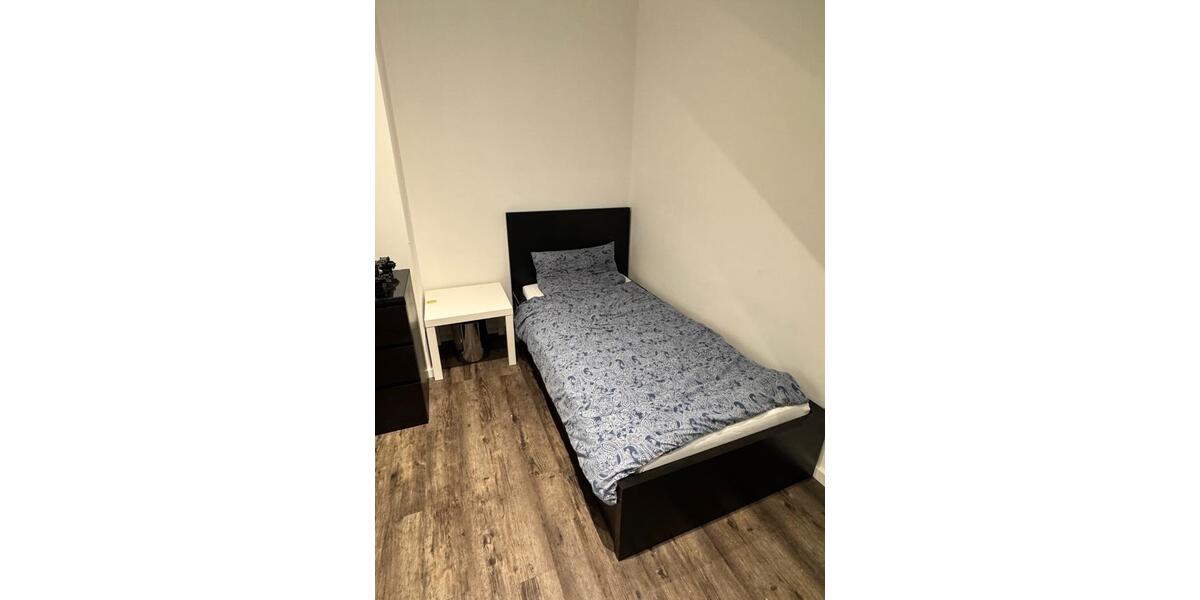 Wohnen auf Zeit Frankfurt am Main Unterliederbach - 4 Zimmer, 130 m&sup2;, 2.000&euro; | Angebot:26605389