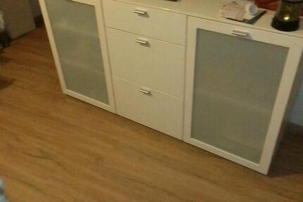 keine Anfragen mehr bei mir Tel.Nr.steht da 1 zimmer