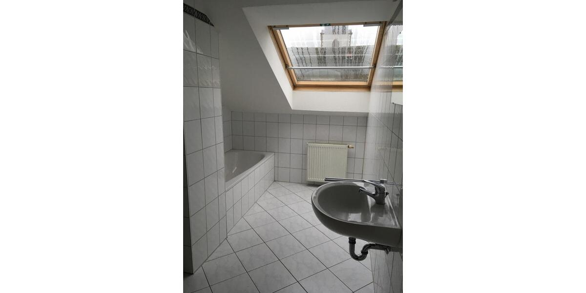 Dachgeschoßwohnung Gießen - 2 Zimmer, 33 m&sup2;, 530&euro; | Angebot:27577423