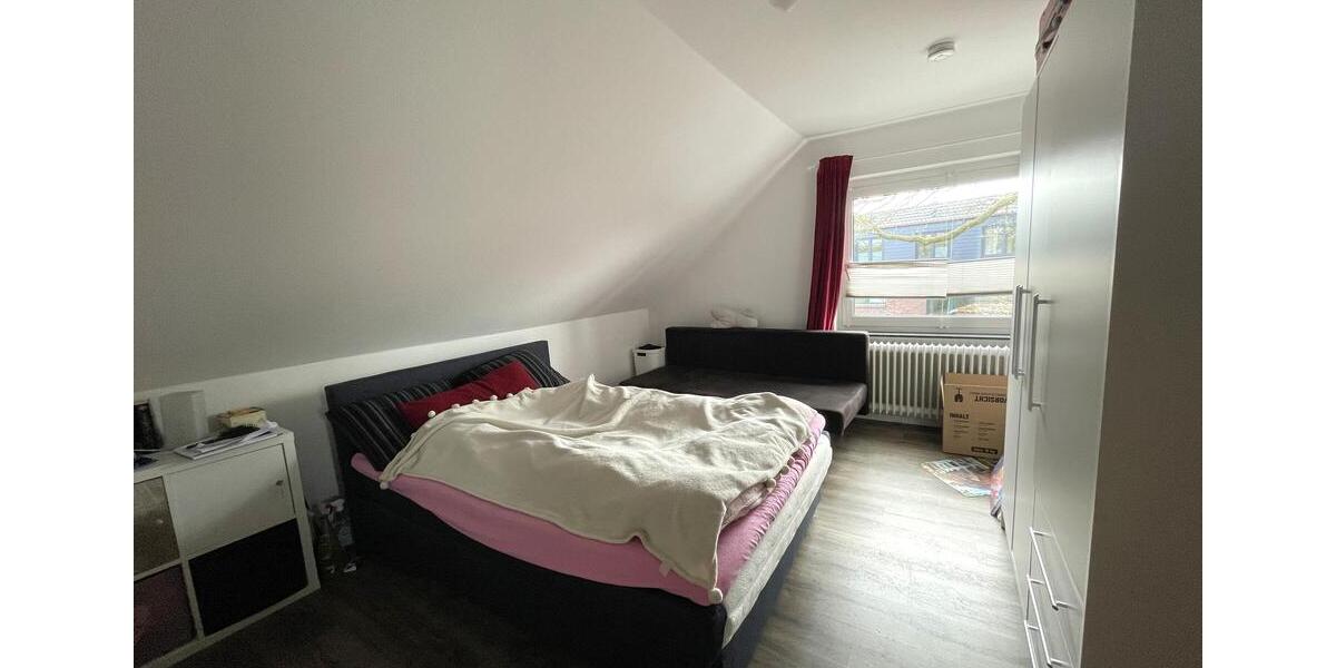 Dachgeschoßwohnung Westerstede - 2 Zimmer, 90 m&sup2;, 650&euro; | Angebot:26199548