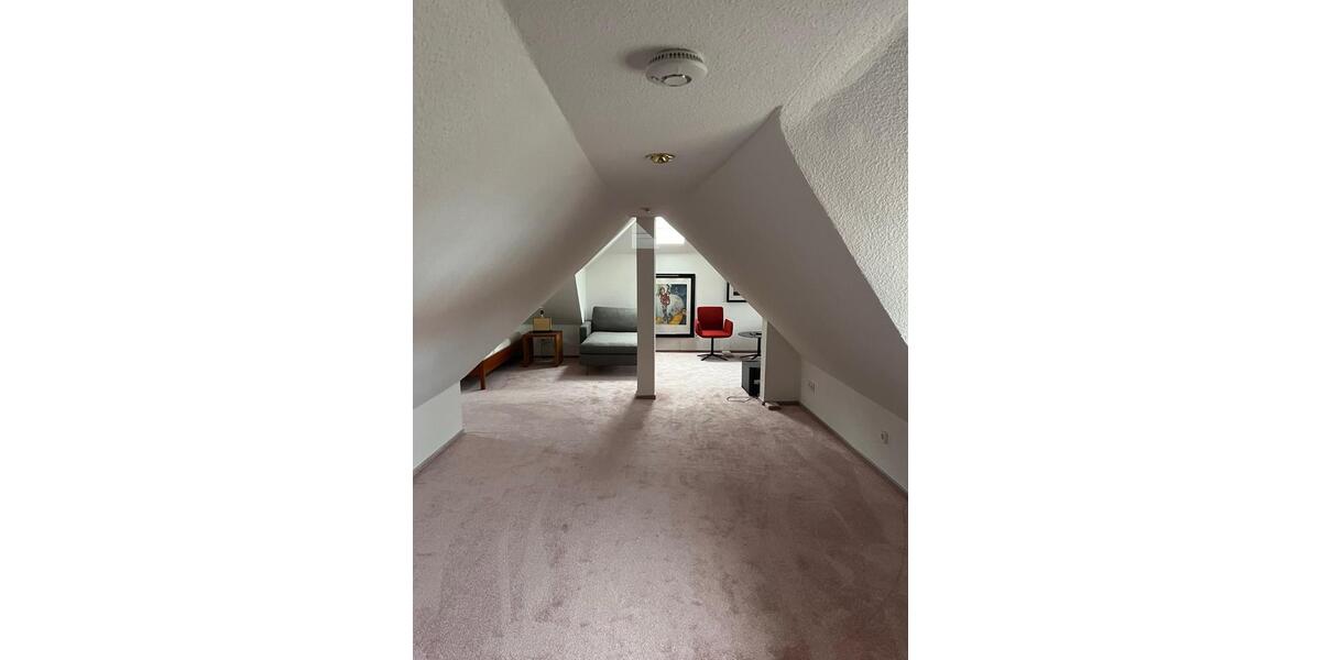 Dachgeschoßwohnung Gelsenkirchen Resse - 4 Zimmer, 138 m&sup2;, 1.090&euro; | Angebot:26536696