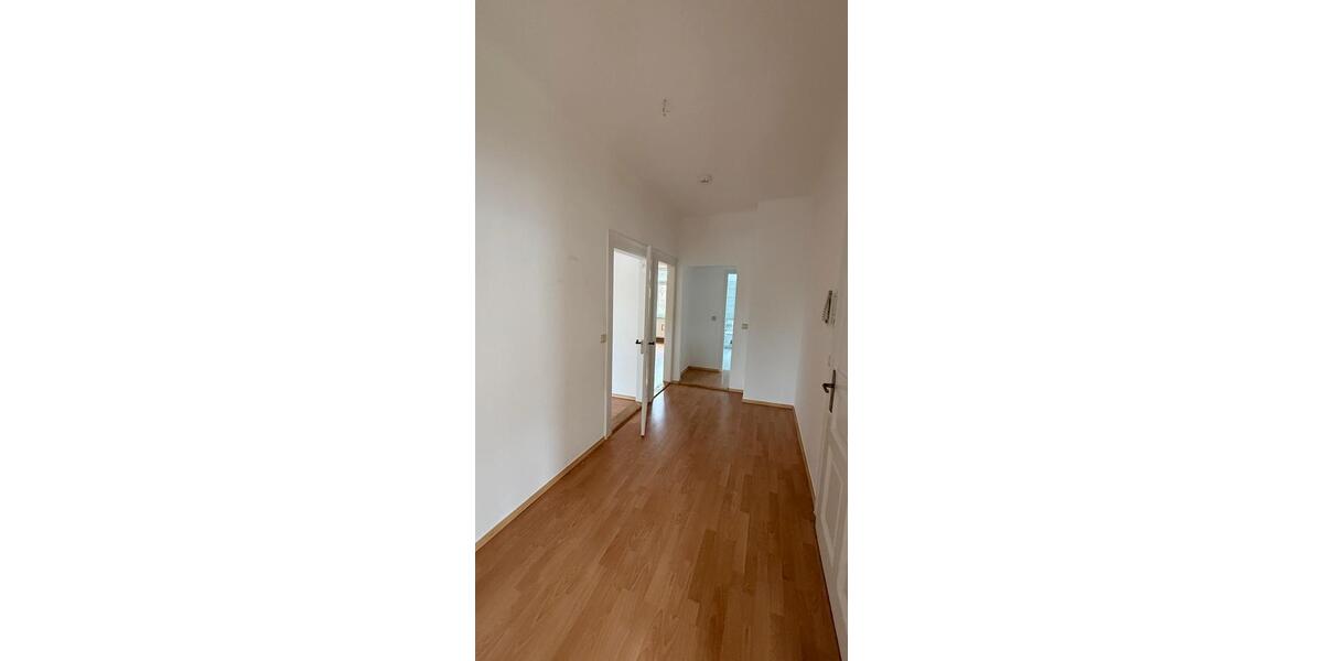 Etagenwohnung Gotha - 4 Zimmer, 96 m&sup2;, 700&euro; | Angebot:26615525