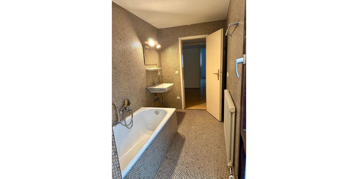 Etagenwohnung Ellwangen (Jagst) - 4 Zimmer, 107 m&sup2;, 1.050&euro; | Angebot:26006345