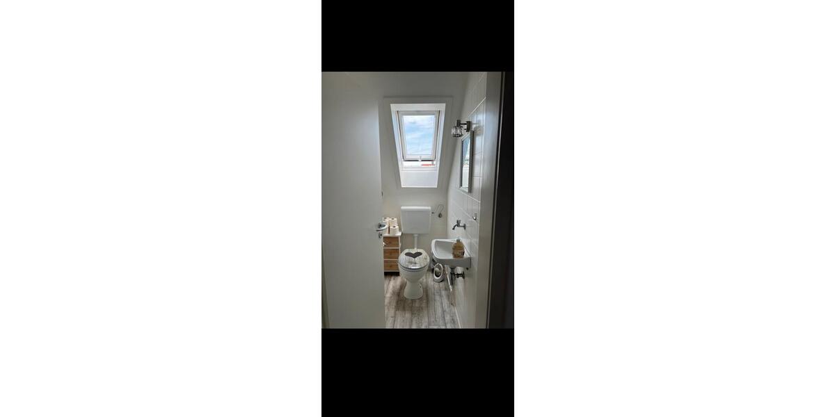 Dachgeschoßwohnung Pforzheim - 4.5 Zimmer, 94 m&sup2;, 950&euro; | Angebot:26640247