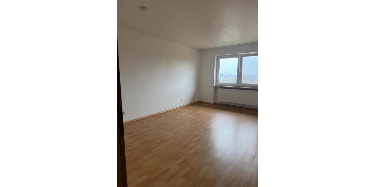 Erdgeschoßwohnung Furth im Wald - 4 Zimmer, 135 m&sup2;, 990&euro; | Angebot:24995884