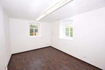 Gewerbeobjekt Naumburg - 2 Zimmer, 45 m&sup2;, 225&euro; | Angebot:25697602