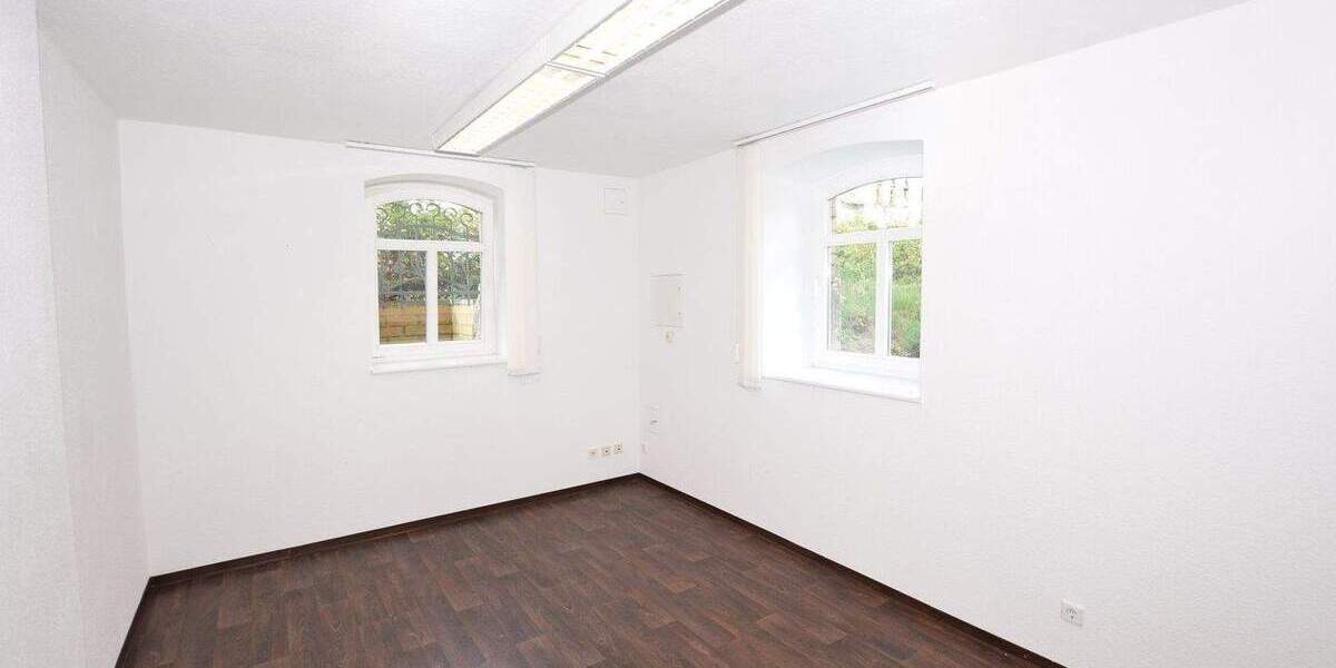 Gewerbeobjekt Naumburg - 2 Zimmer, 45 m&sup2;, 225&euro; | Angebot:25697602