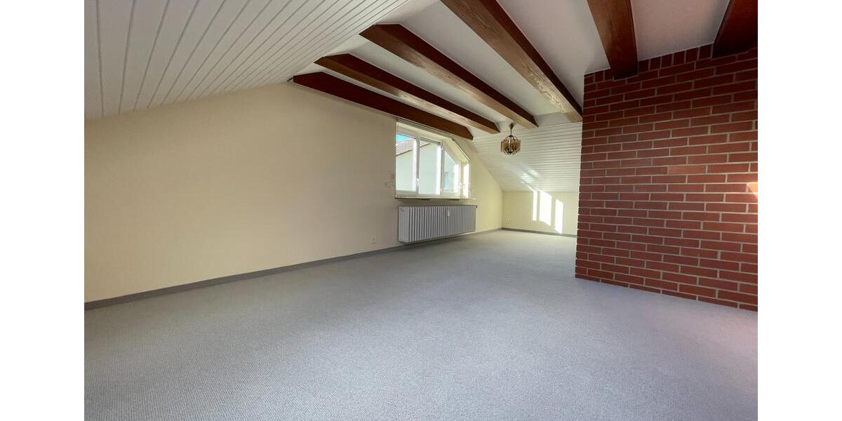 Dachgeschoßwohnung Ochsenfurt - 2.5 Zimmer, 75 m&sup2;, 700&euro; | Angebot:25756846