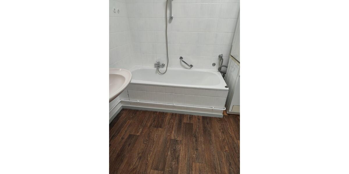 Etagenwohnung Darmstadt Eberstadt - 4 Zimmer, 160 m&sup2;, 1.500&euro; | Angebot:24525401