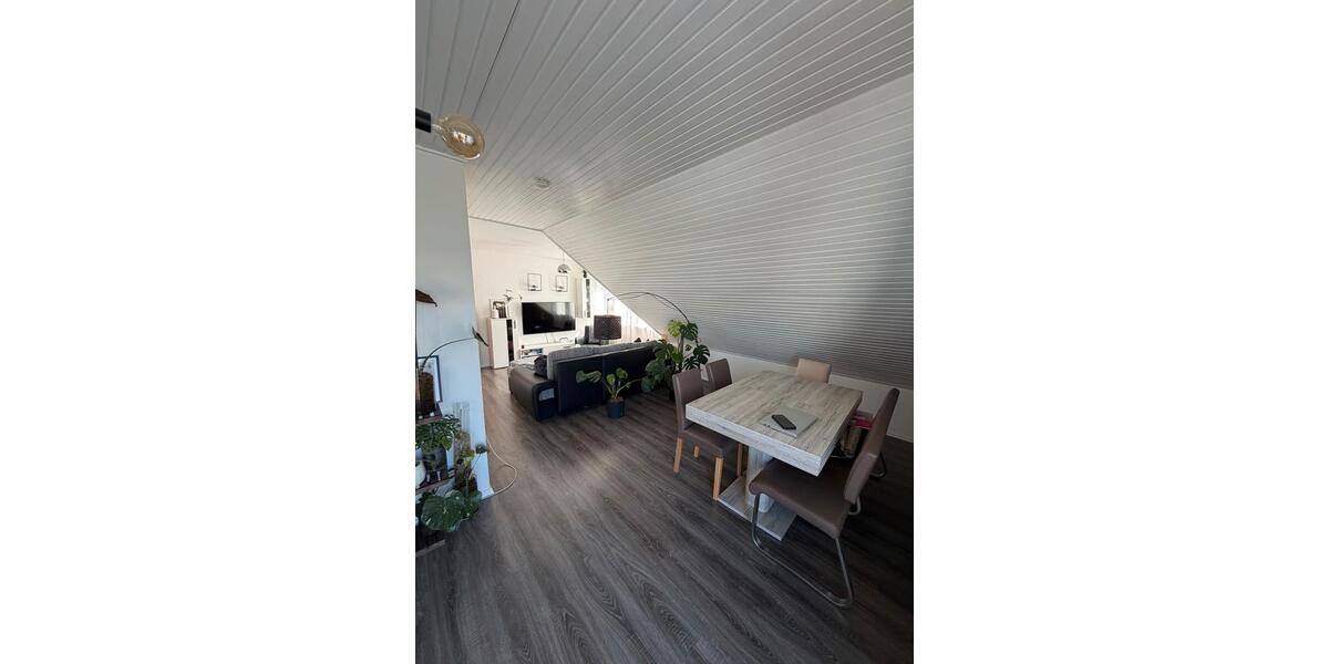 Dachgeschoßwohnung Bad Oeynhausen Dehme - 3 Zimmer, 90 m&sup2;, 650&euro; | Angebot:26549793