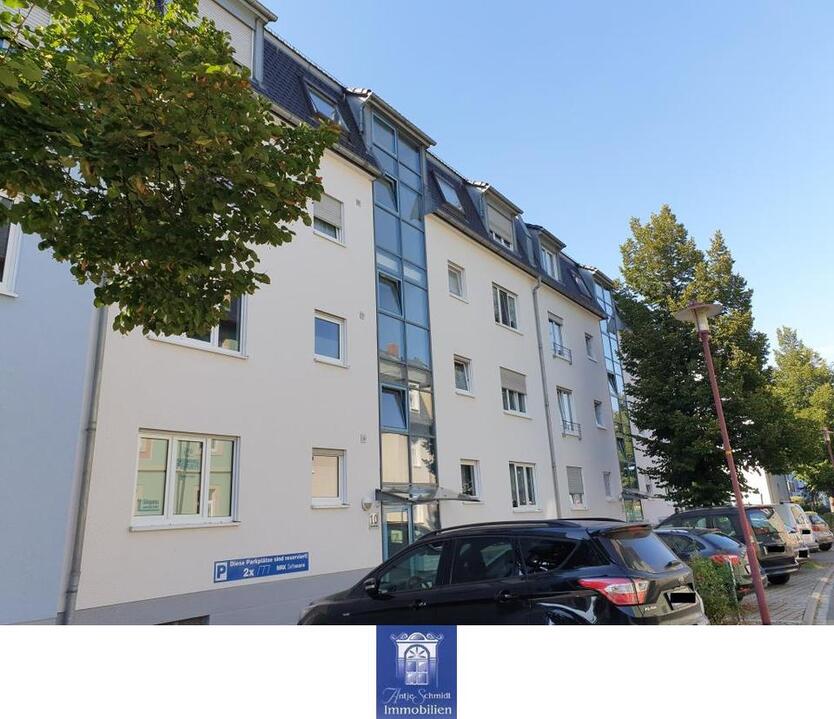 Wunderschöne Dachgeschoss-Wohnung mit großem Balkon in gepflegter Wohnanlage!