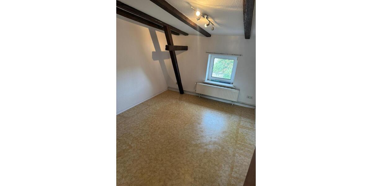 Dachgeschoßwohnung Schönebeck (Elbe) - 3 Zimmer, 71 m&sup2;, 490&euro; | Angebot:25894827