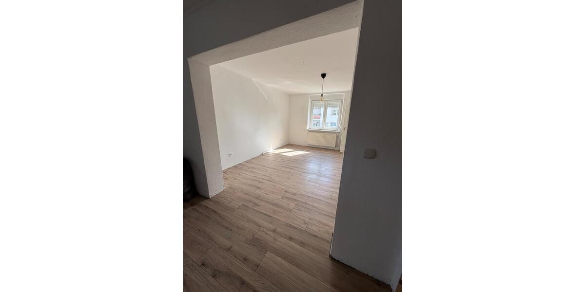 Erdgeschoßwohnung Schmelz - 4 Zimmer, 90 m&sup2;, 700&euro; | Angebot:26238112