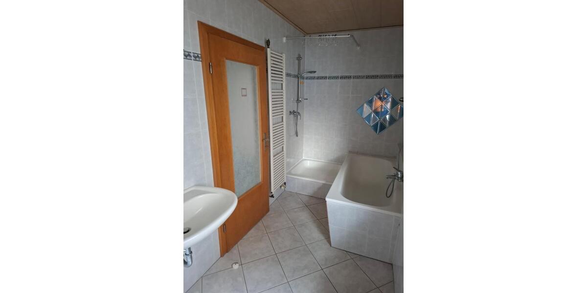 Etagenwohnung Barntrup - 3 Zimmer, 114 m&sup2;, 550&euro; | Angebot:24930523