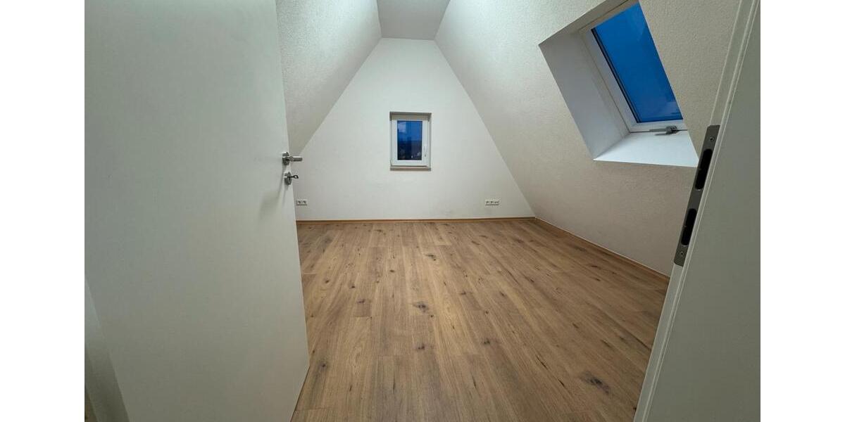 Dachgeschoßwohnung Zimmern ob Rottweil - 2 Zimmer, 50 m&sup2;, 600&euro; | Angebot:26415086