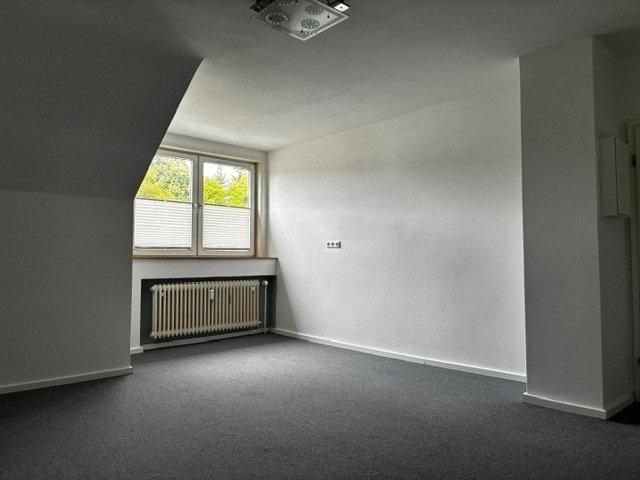Dachgeschoßwohnung Bad Pyrmont - 5 Zimmer, 143 m&sup2;, 860&euro; | Angebot:26610283