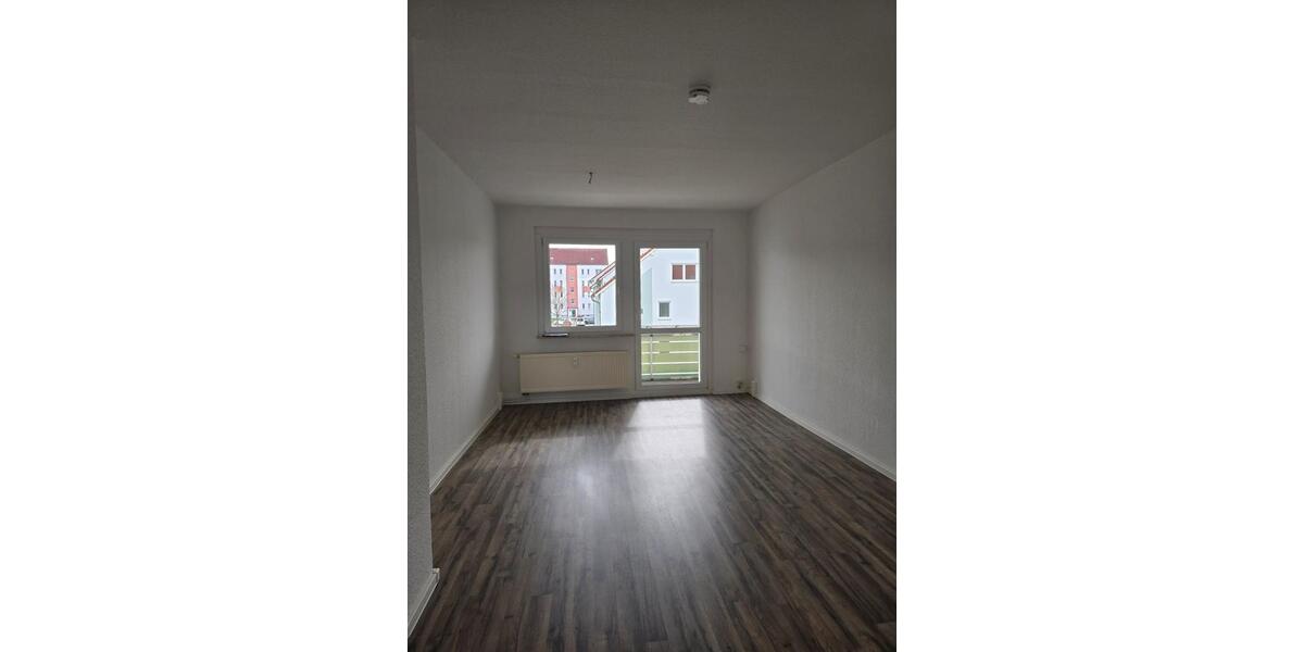 Etagenwohnung Hainichen - 3 Zimmer, 62 m&sup2;, 303&euro; | Angebot:26455735