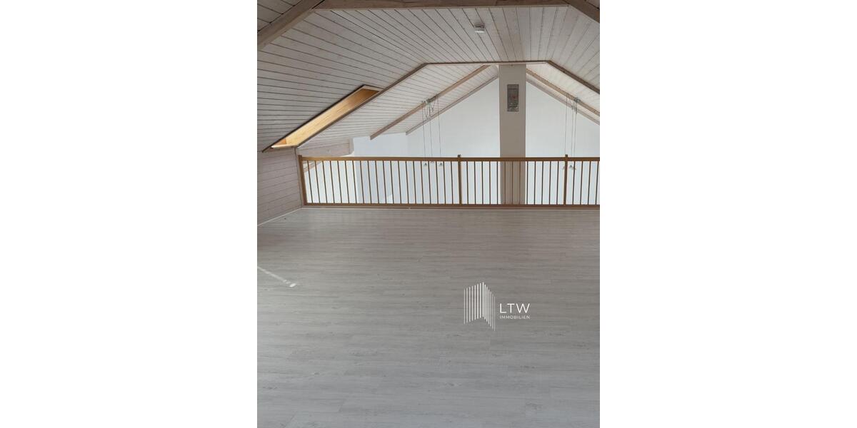 Einfamilienhaus Neumünster - 5 Zimmer, 180 m&sup2;, 1.616&euro; | Angebot:26375600