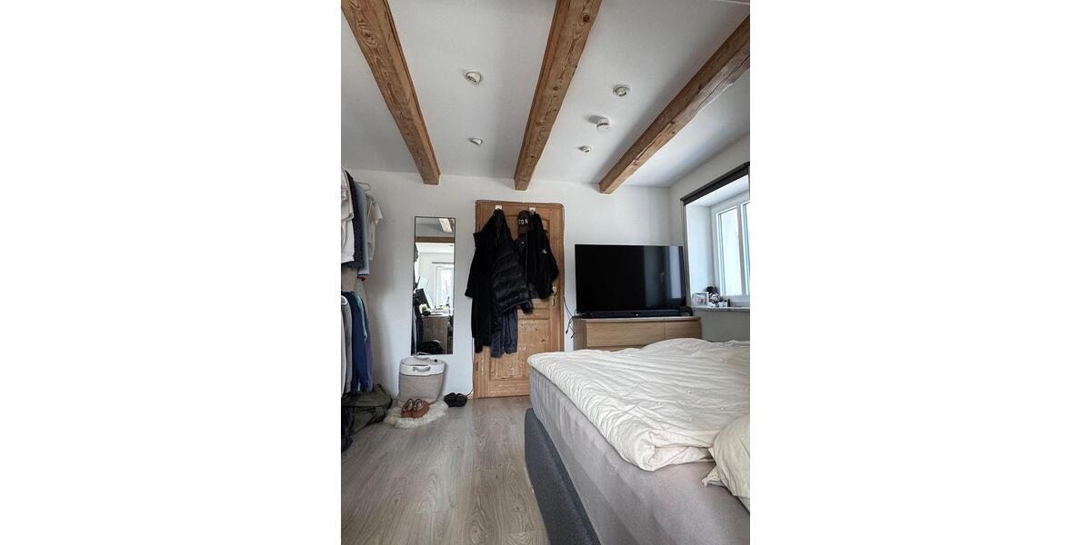 Dachgeschoßwohnung Markt Indersdorf - 4 Zimmer, 130 m&sup2;, 2.150&euro; | Angebot:25881481