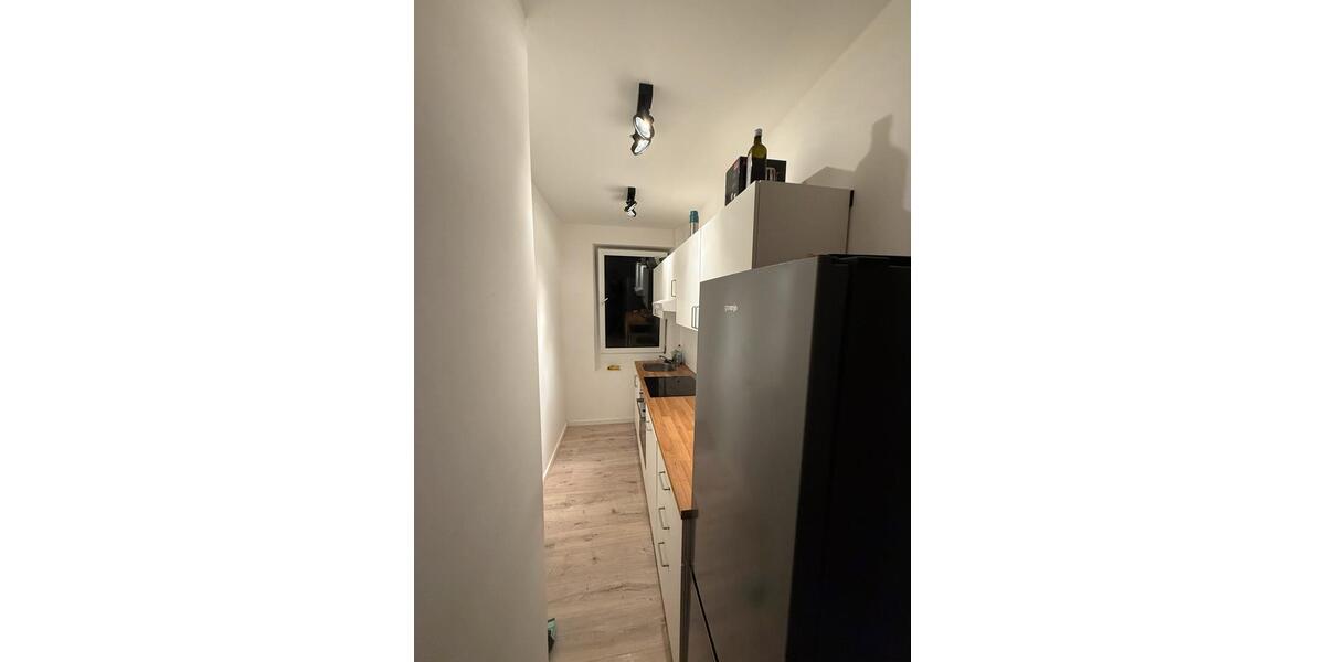 1 möbliertes Zimmer (11m2) in netter 4er-WG zum 1.1.26 verfügbar 1 zimmer