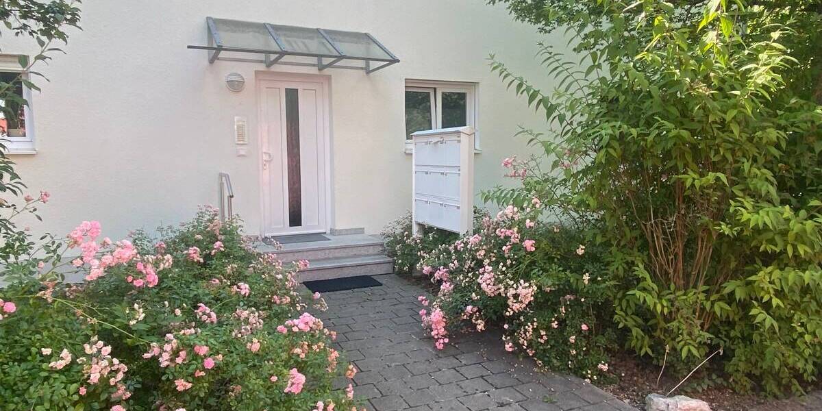 Etagenwohnung Ingolstadt Hollerstauden - 3 Zimmer, 80 m&sup2;, 1.230&euro; | Angebot:26704078