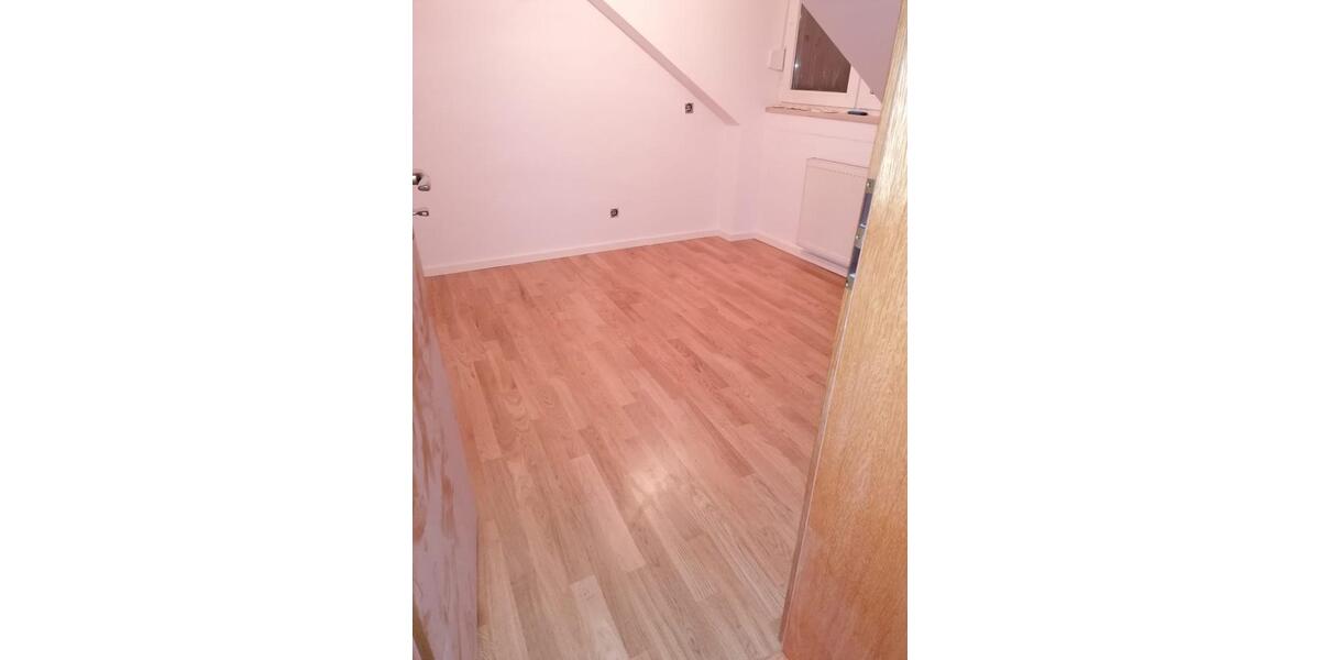 Dachgeschoßwohnung Uffenheim - 3 Zimmer, 62 m&sup2;, 630&euro; | Angebot:25048037