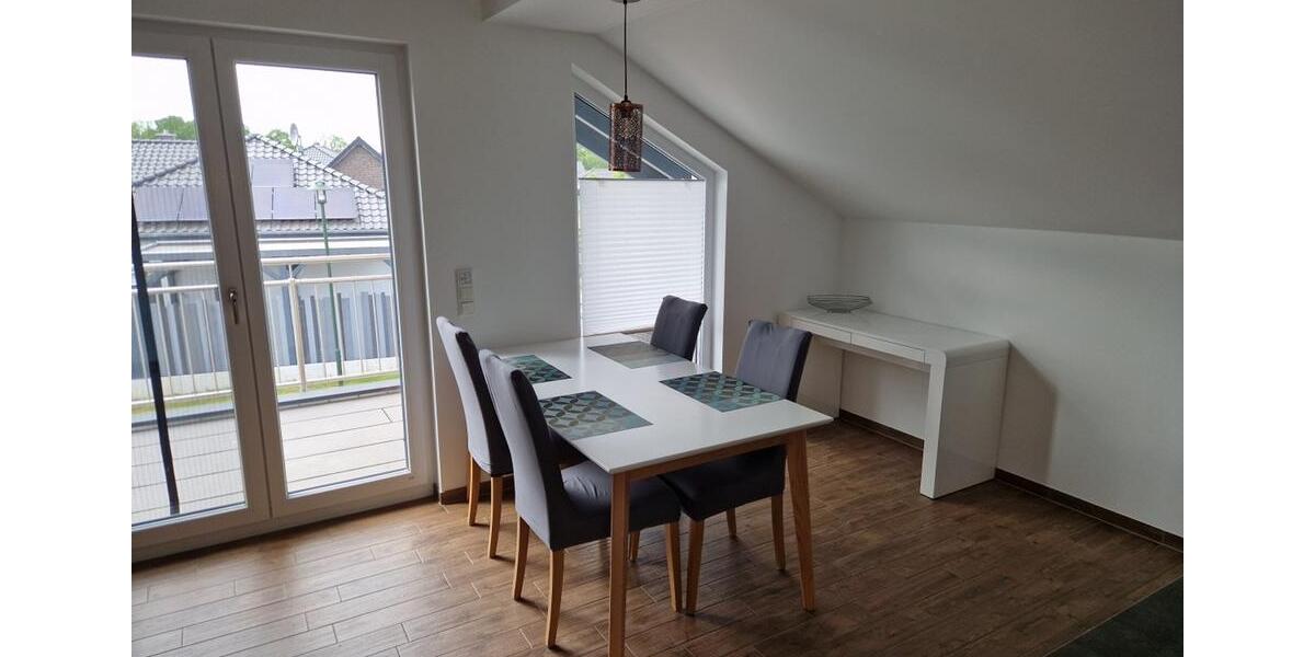 Stilvolle 2-Raum-DG-Wohnung mit Innenausstattung mit Ba 2 zimmer