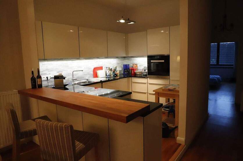 Mitten im Wachmannquartier! 3-Zimmer-Hochparterrewohnung mit Terrasse und Garten 3 zimmer