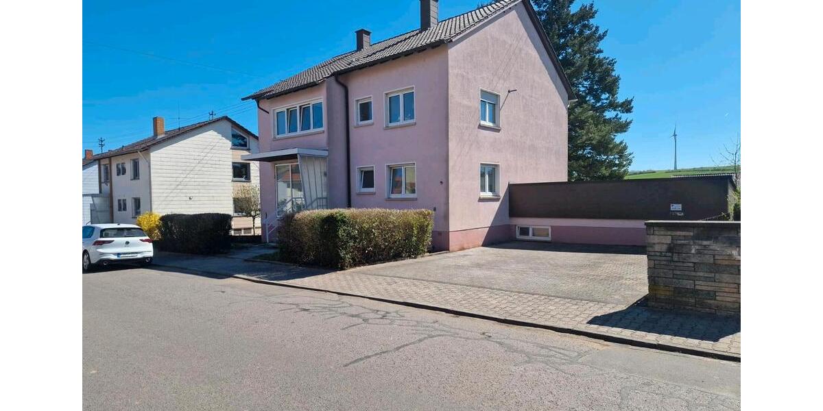 EG Wohnung 2 Garagen 4 Stellplätze Garten zimmer