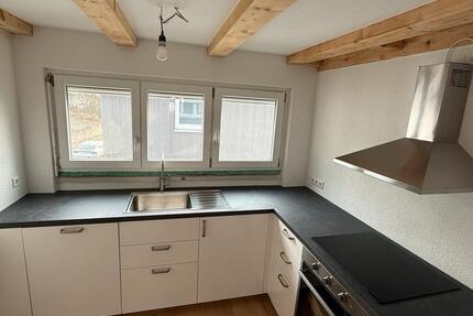 Frisch sanierte 4-Zimmer-Dachgeschosswohnung mit Gartenanteil 4 zimmer