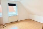 Dachgeschoßwohnung Kassel Niederzwehren - 6 Zimmer, 140 m&sup2;, 1.500&euro; | Angebot:24306839