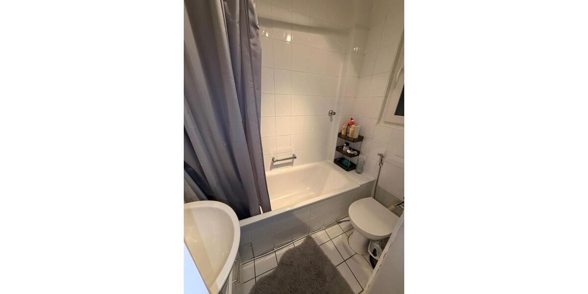 Dachgeschoßwohnung Düsseldorf - 2 Zimmer, 65 m&sup2;, 950&euro; | Angebot:24705658