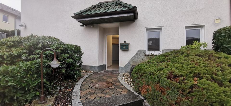 Etagenwohnung Hemer - 2 Zimmer, 92 m&sup2;, 883&euro; | Angebot:25080038