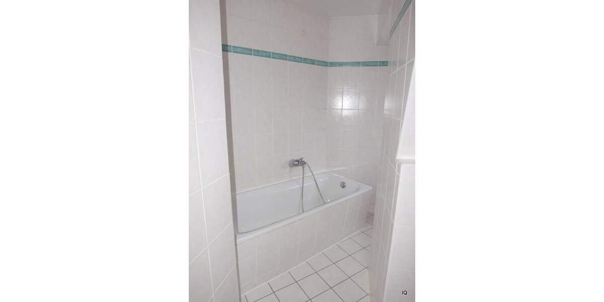 Ab Januar 2026: Stilvolle 3-Zimmer-Wohnung mit Parkettboden, sep. Küche & Badewanne * am Wasaplatz * 3 zimmer