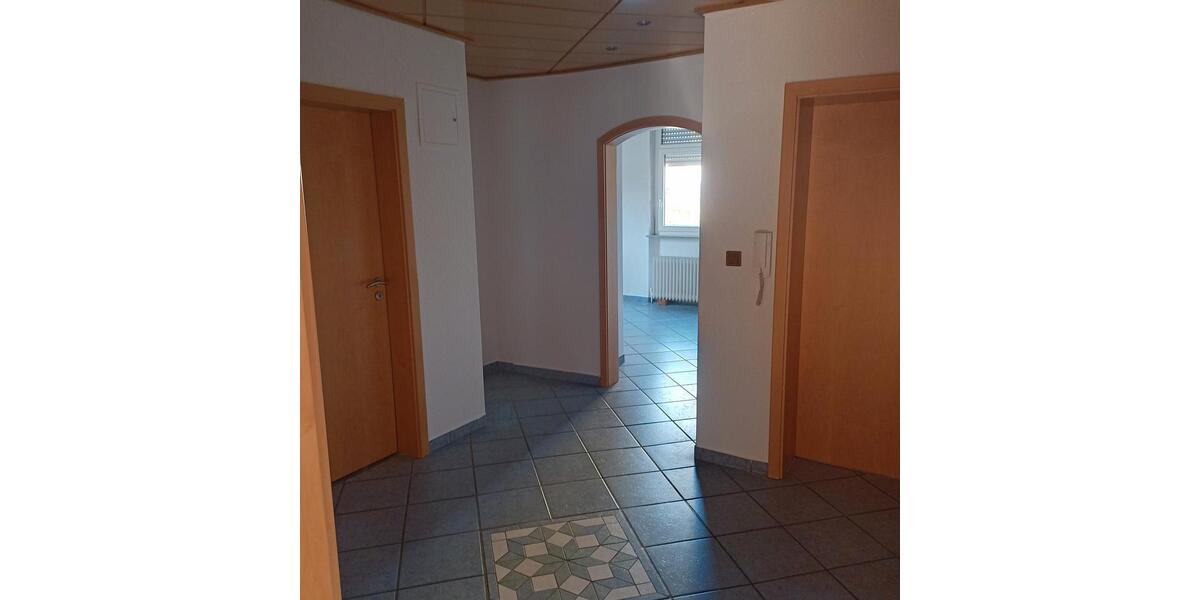 Etagenwohnung Mannheim Neckarstadt-Ost - 3 Zimmer, 130 m&sup2;, 1.300&euro; | Angebot:26438248