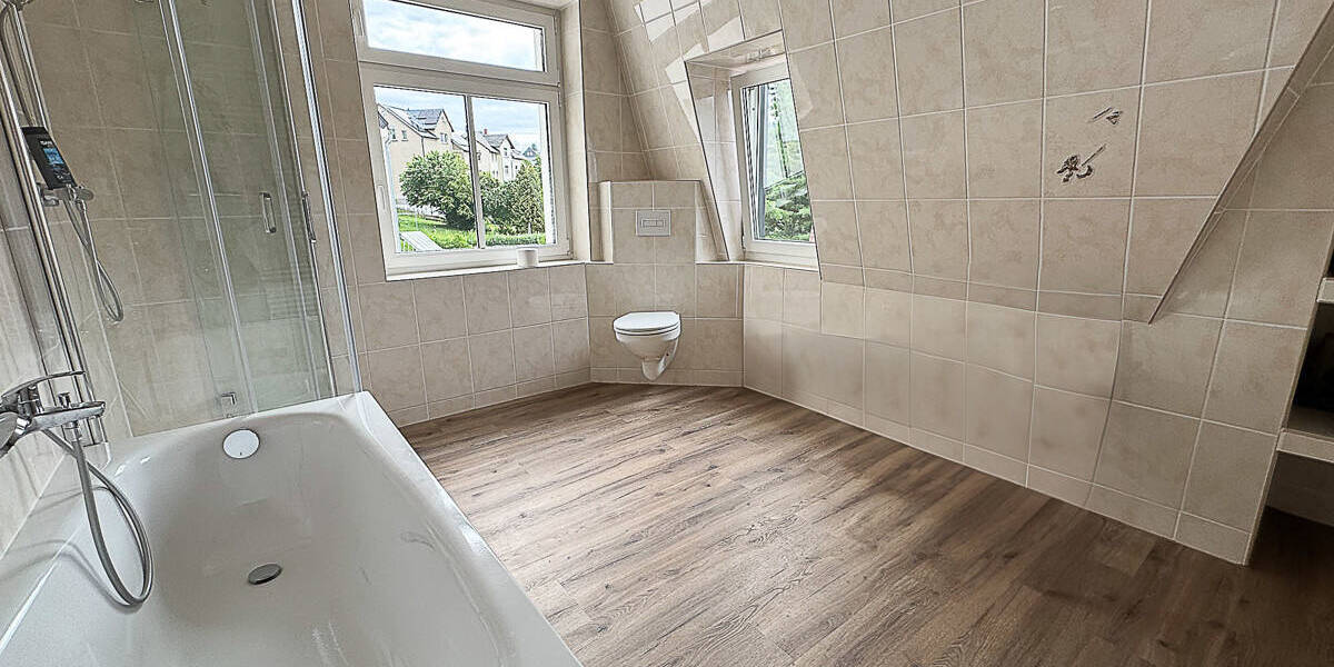 Etagenwohnung Schneeberg - 4 Zimmer, 132 m&sup2;, 950&euro; | Angebot:25688213