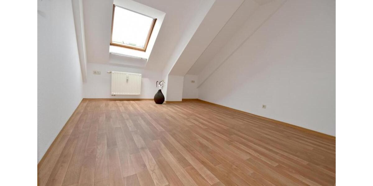 Dachgeschoßwohnung Hohenstein-Ernstthal Ernstthal - 4.5 Zimmer, 109 m&sup2;, 615&euro; | Angebot:18313534