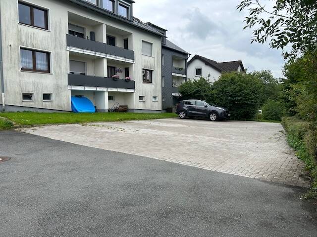 Renovierte DreiZimmerwohnung im Erdgeschoss - Stellplatz - Balkon