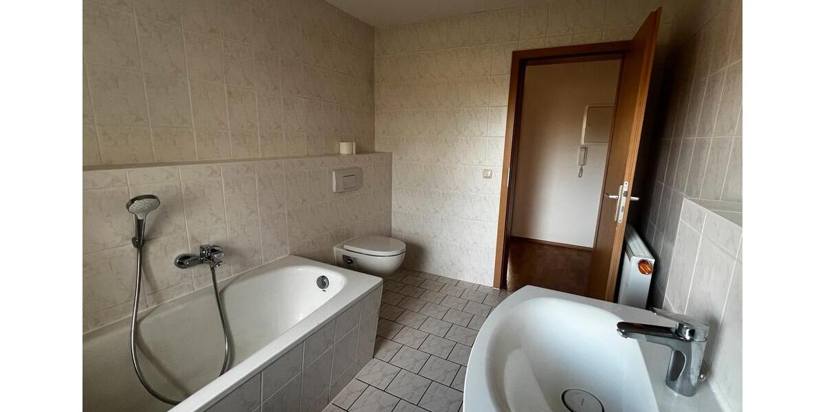 Hochparterre Döbeln - 1 Zimmer, 43 m&sup2;, 280&euro; | Angebot:25988079