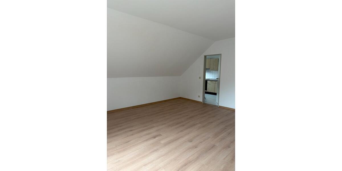 Dachgeschoßwohnung Herrstein - 3 Zimmer, 74 m&sup2;, 370&euro; | Angebot:26561351