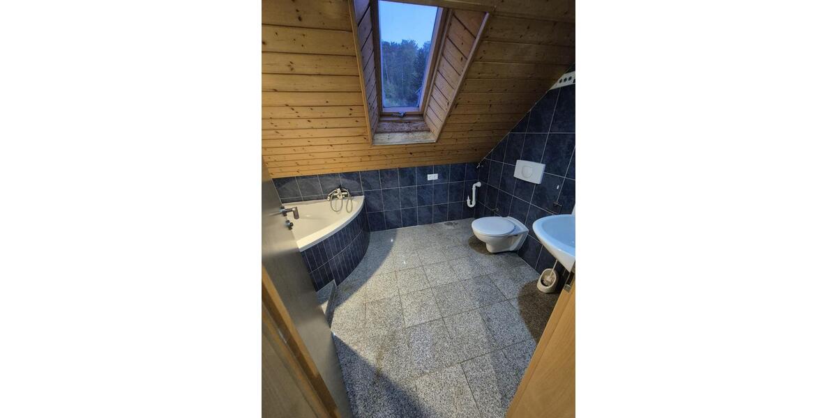 Dachgeschoßwohnung Inzigkofen - 4 Zimmer, 80 m&sup2;, 900&euro; | Angebot:26546742