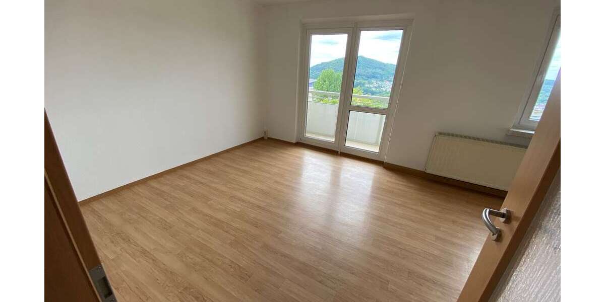 Etagenwohnung Suhl Lauter - 5 Zimmer, 75 m&sup2;, 393&euro; | Angebot:26116814