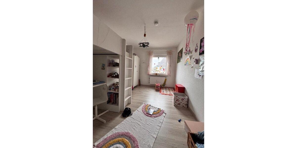 Etagenwohnung Allendorf (Lumda) - 7 Zimmer, 185 m&sup2;, 1.300&euro; | Angebot:26096694