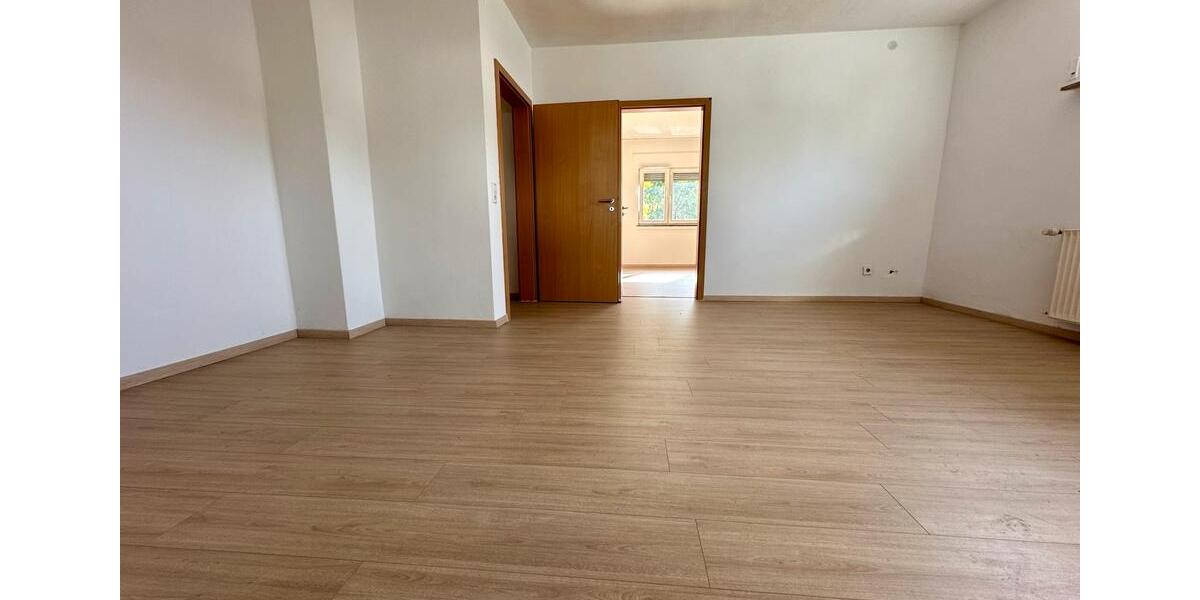 Erdgeschoßwohnung Lennestadt - 3 Zimmer, 100 m&sup2;, 700&euro; | Angebot:25756645