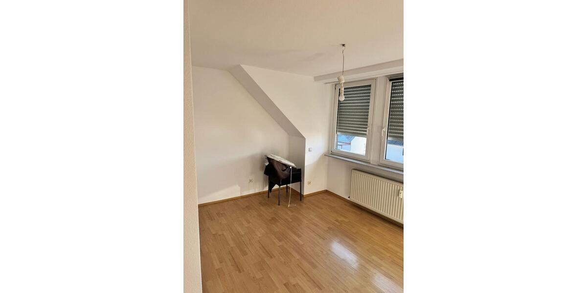 Dachgeschoßwohnung Konz - 4 Zimmer, 85 m&sup2;, 1.050&euro; | Angebot:26323508
