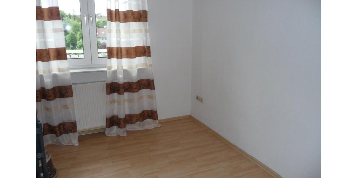 Tolle 3-Zimmer-DG-Wohnung,:Tel.: 0171 8310089 3 zimmer