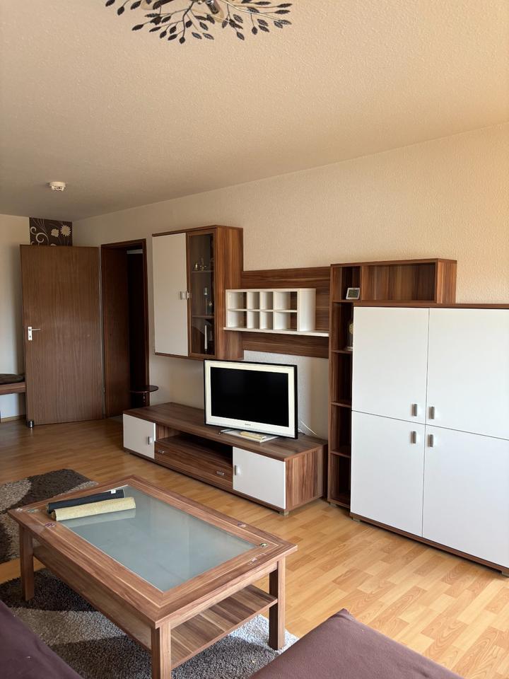 Vollmöbilierte 3-Zimmer-Wohnung mit Balkon & Stellplatz
