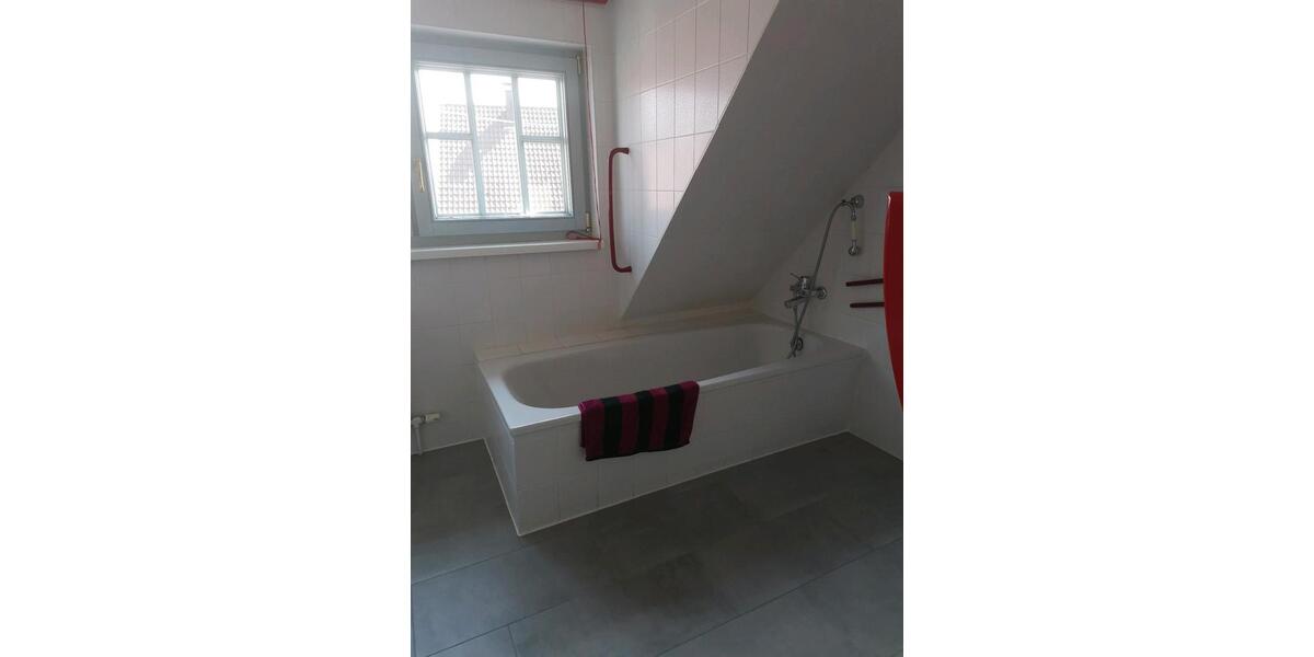 Etagenwohnung Dornstadt - 6 Zimmer, 136 m&sup2;, 1.500&euro; | Angebot:26035395